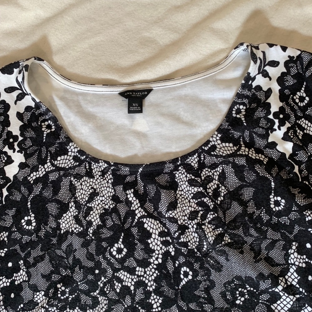 Floral Pattern Tank Top - Picture 3 of 6